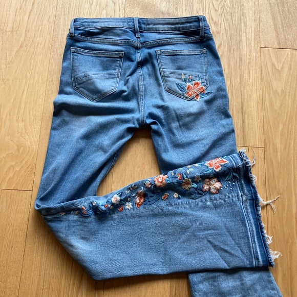 Driftwood Farrah embroidered flare jeans, 27x34 - Picture 3 of 5
